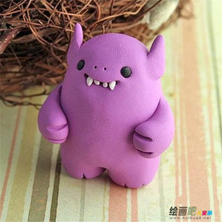 橡皮泥手工制作：一起捏怪兽
