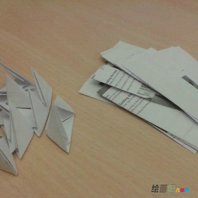 折纸大全：折纸三角插天鹅