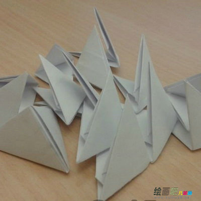 折纸大全：折纸三角插天鹅