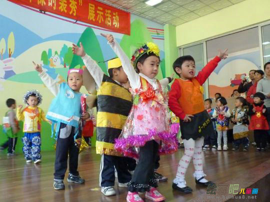 幼儿环保时装秀图片：幼儿环保时装秀图片大全