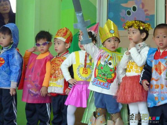 幼儿环保时装秀图片：幼儿环保时装秀图片大全