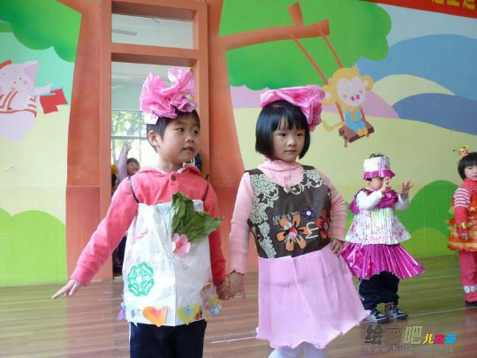 幼儿环保时装秀图片：幼儿环保时装秀图片大全