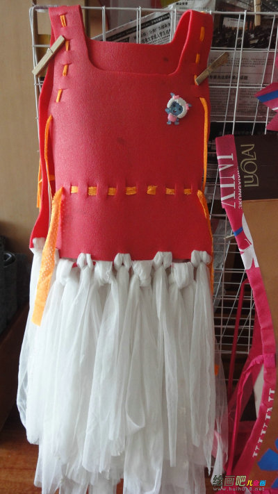 幼儿环保时装秀图片：废物利用怎么做ƦƩӨөӡ服