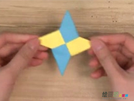 折纸大全：纸飞镖的折法