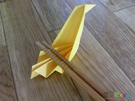 折纸大全：天鹅形状筷子架