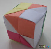 折纸大全：五彩纸盒子的折纸方法