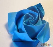 折纸大全：蓝色妖姬的折纸方法