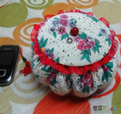 布艺手工制作：用废旧光盘DIY精美南瓜泡芙置物
