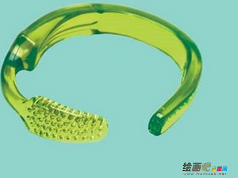 废物利用手工制作：废旧牙刷DIY的个性手镯