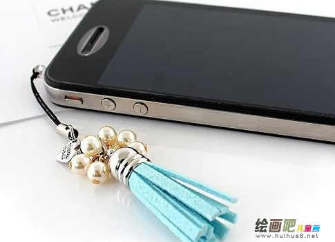 布艺手工制作：漂亮皮革手机挂绳的手工制作教程