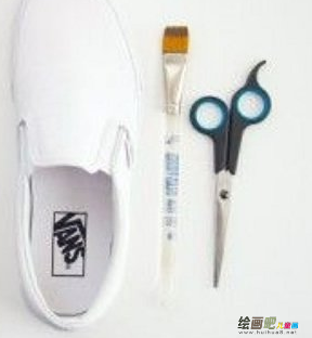 布艺手工制作：白色旧帆布鞋改造小制作