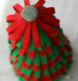 布艺手工制作：漂亮的缎带圣诞树手工制作