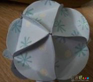 灯笼制作方法：简单的纸艺灯笼花球