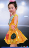 幼儿环保时装秀图片：意义非凡的环保时装秀