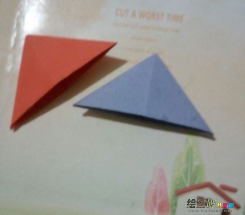 书签制作方法： 简单的折纸书签做法 如何快速叠一个