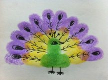 漂亮的孔雀开屏儿童画