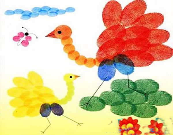 可爱幼儿手指画作品欣赏:两只鸵鸟